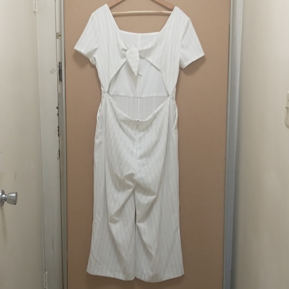 Belle Vere Black and White Jumpsuit - Picture 4 of 7